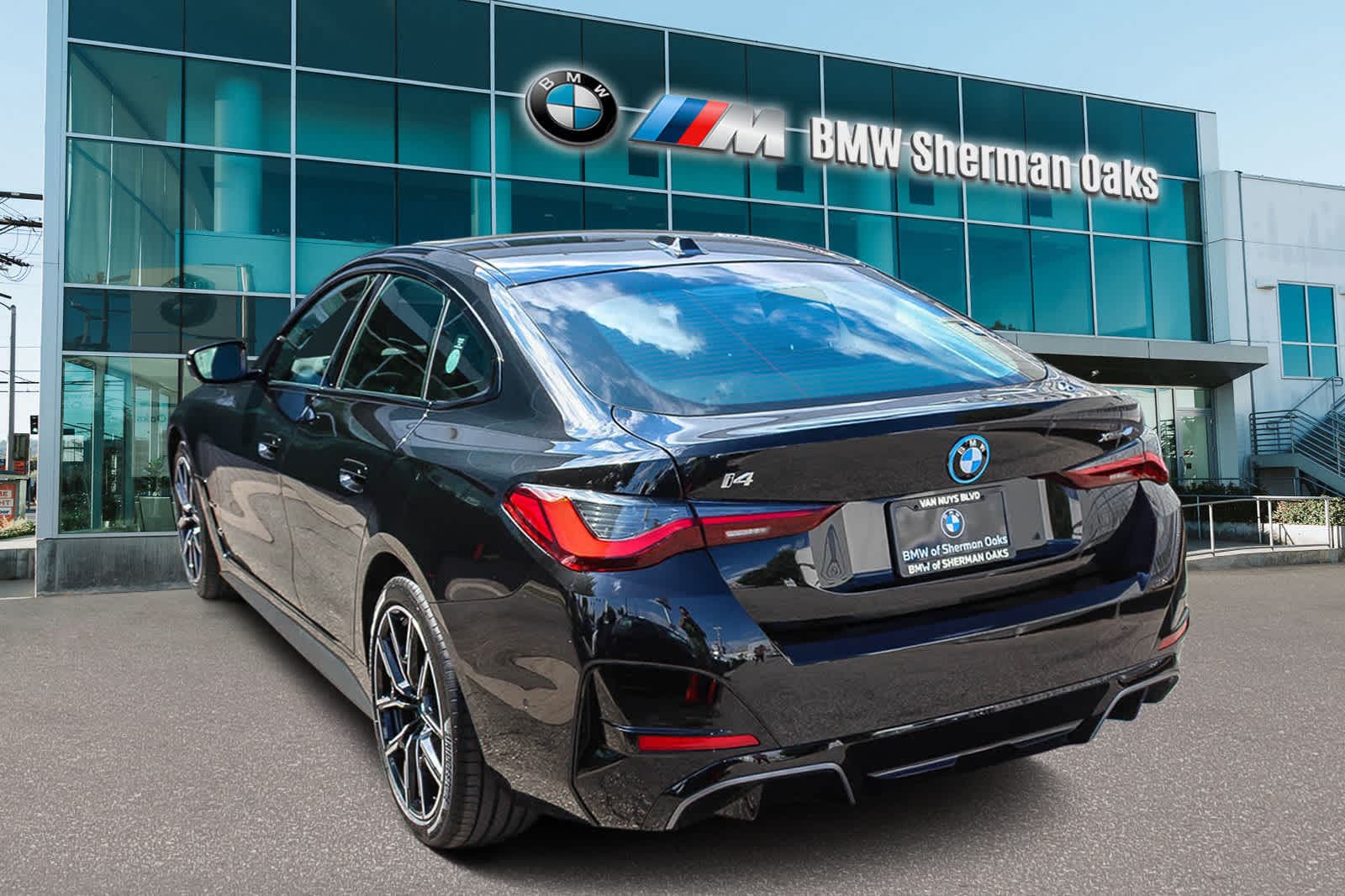 Thumbnail: 2025 BMW i4 - 6