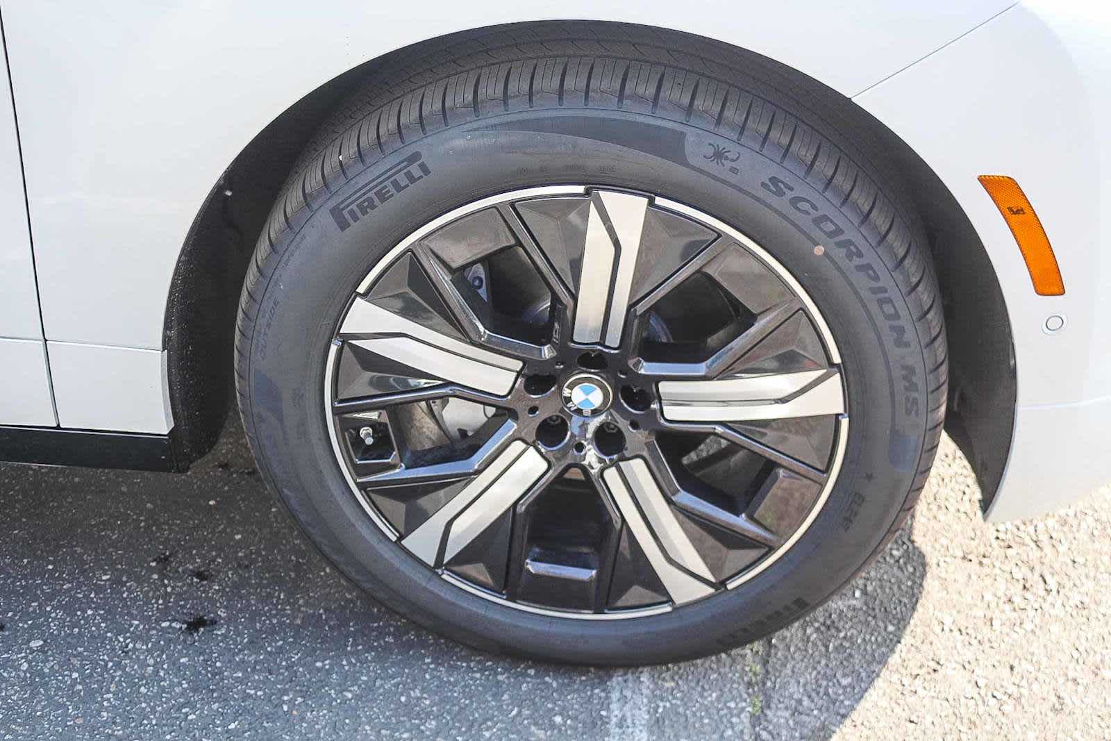 Thumbnail: 2026 BMW iX - 9