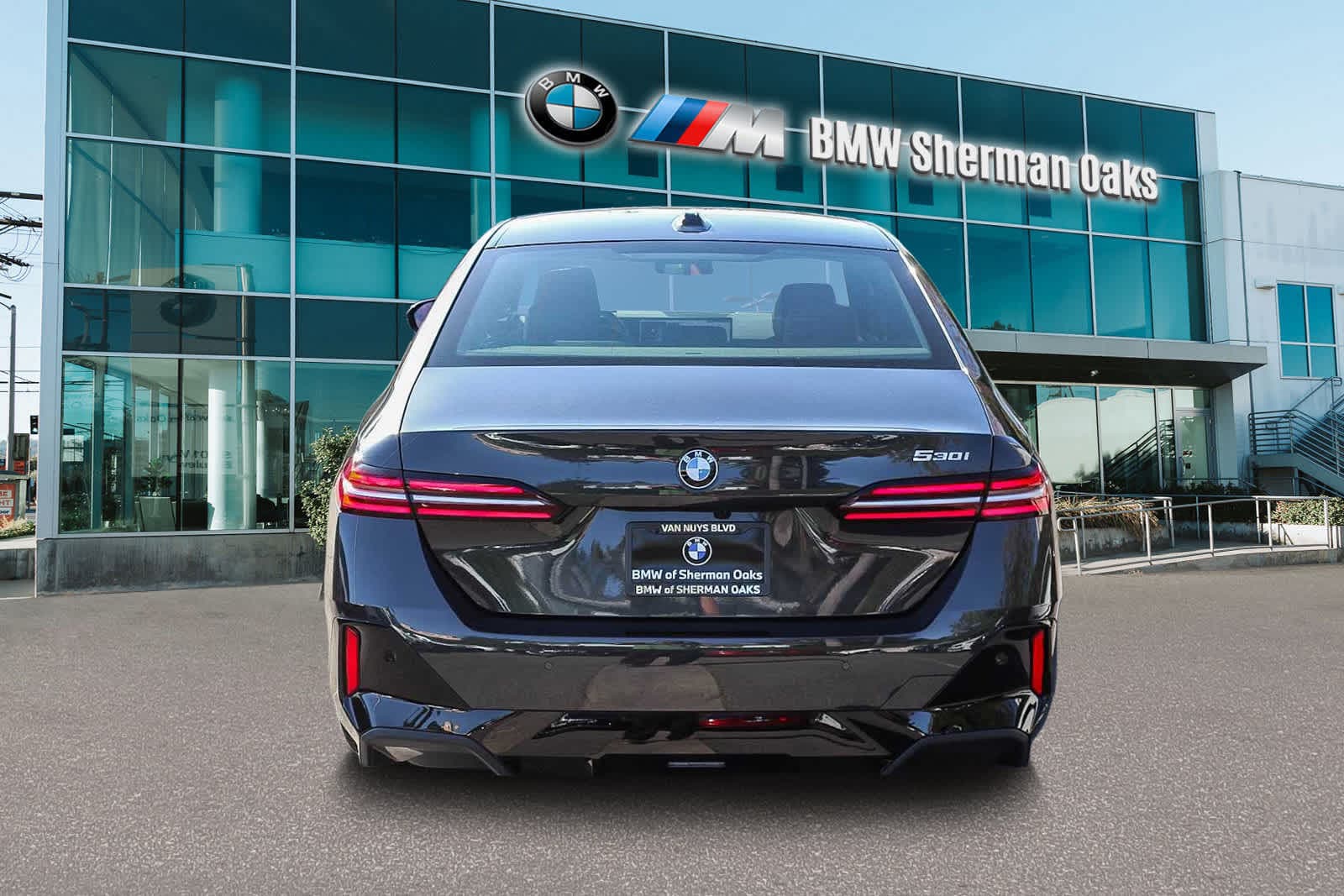 Thumbnail: 2026 BMW 5 Series - 5