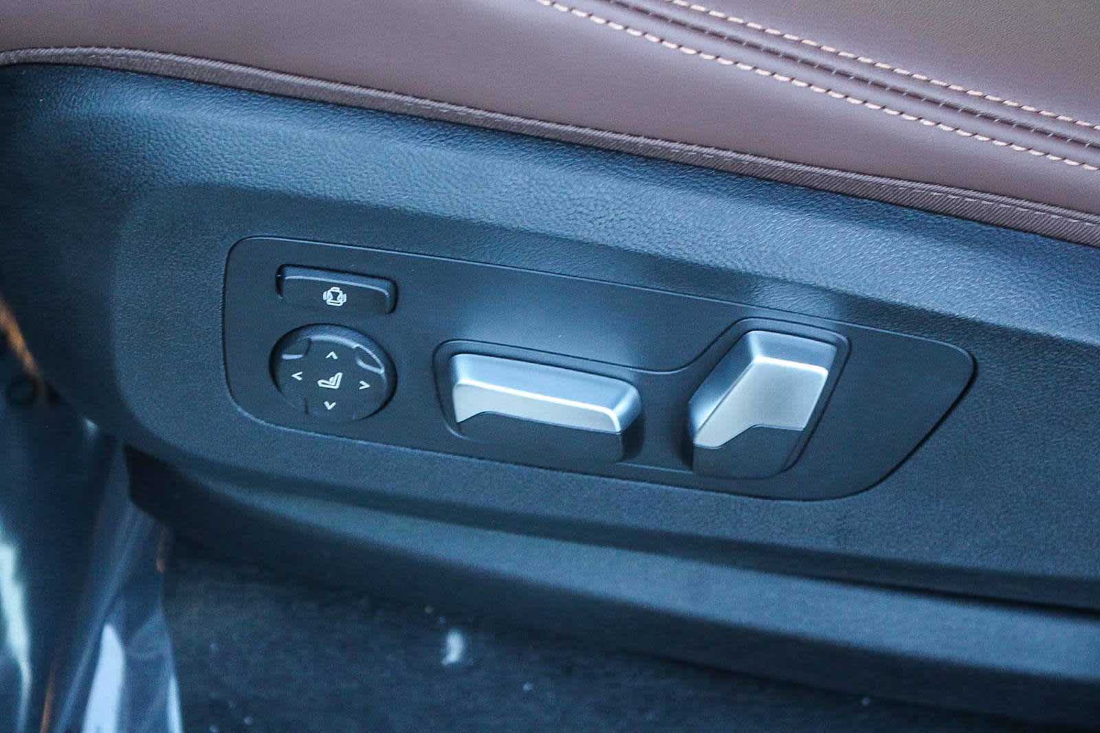 Thumbnail: 2026 BMW X5 - 21