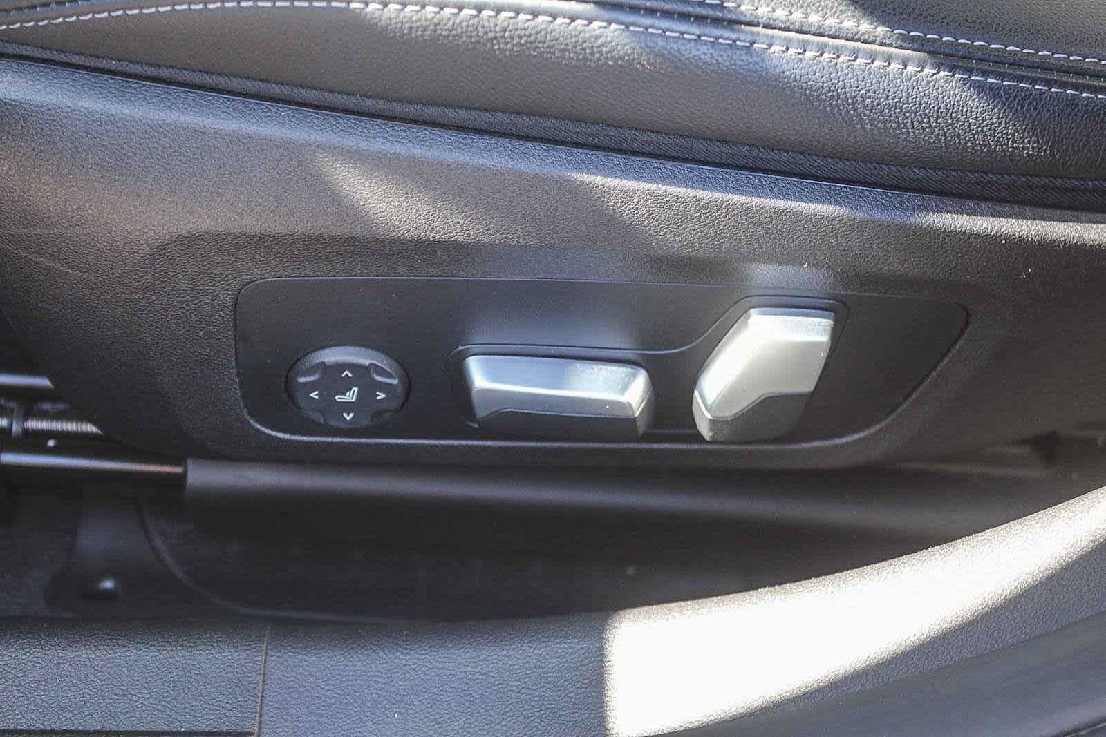 Thumbnail: 2023 BMW 3 Series - 21