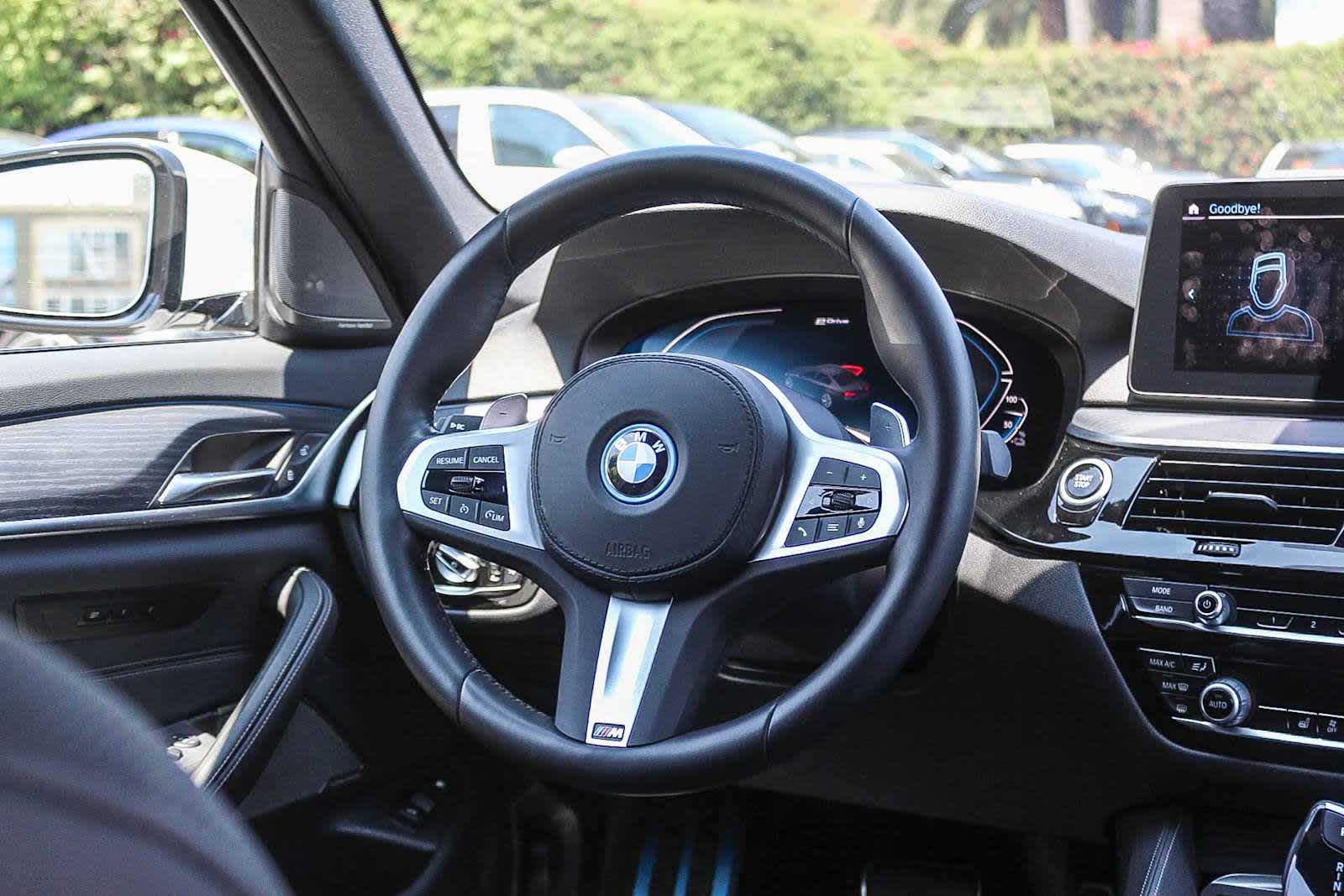 Thumbnail: 2022 BMW 5 Series - 23
