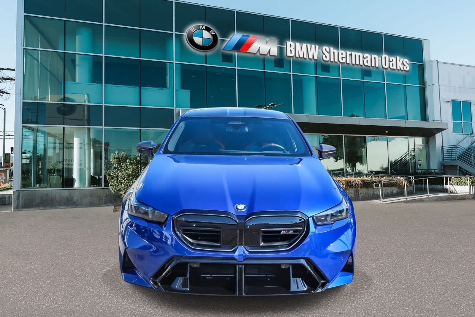 Thumbnail: 2025 BMW M5 - 4