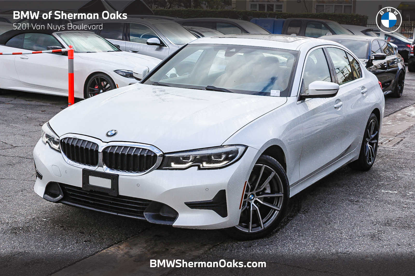 2019 BMW 3 Series 330i's photo