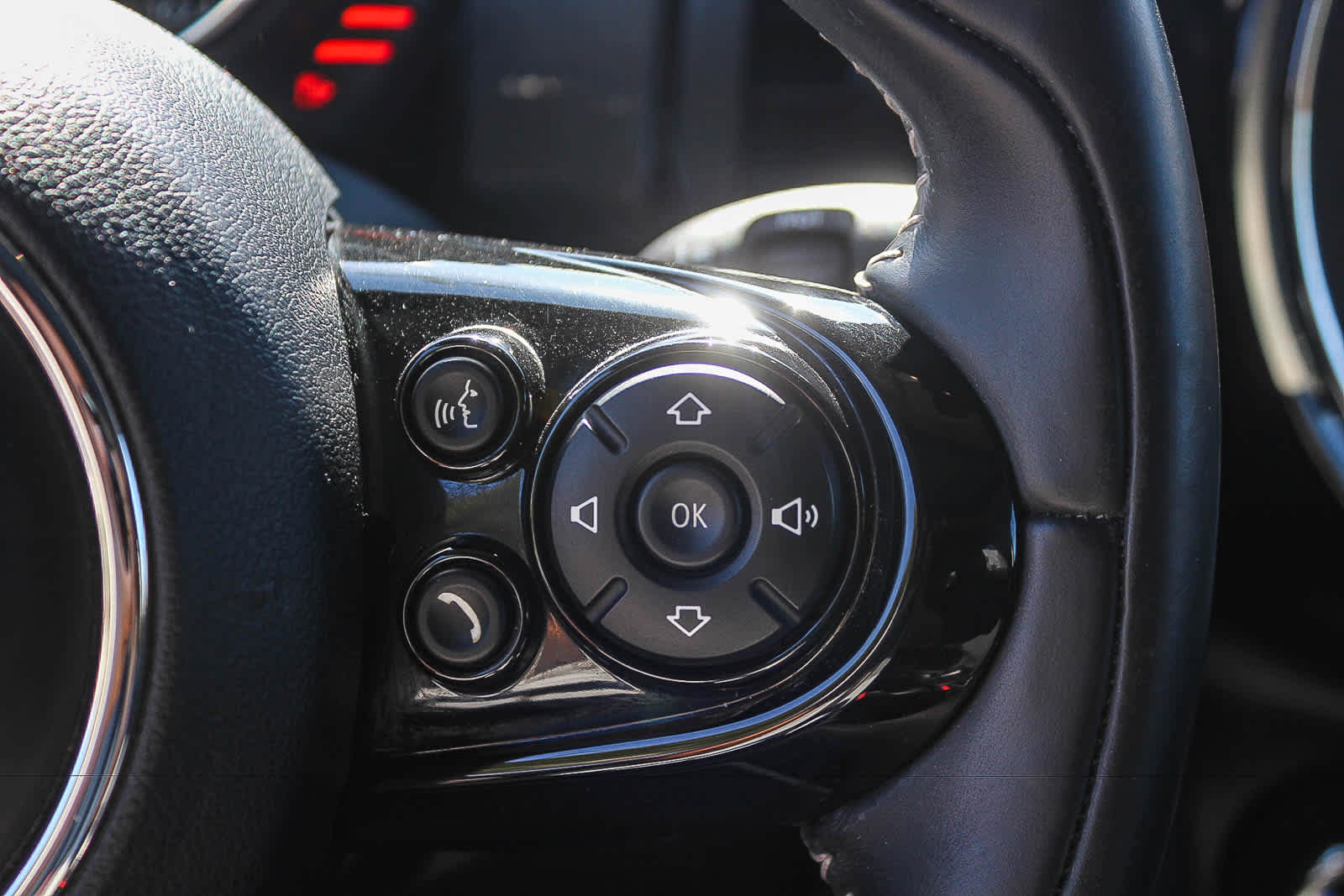 Thumbnail: 2016 MINI Cooper Hardtop - 24