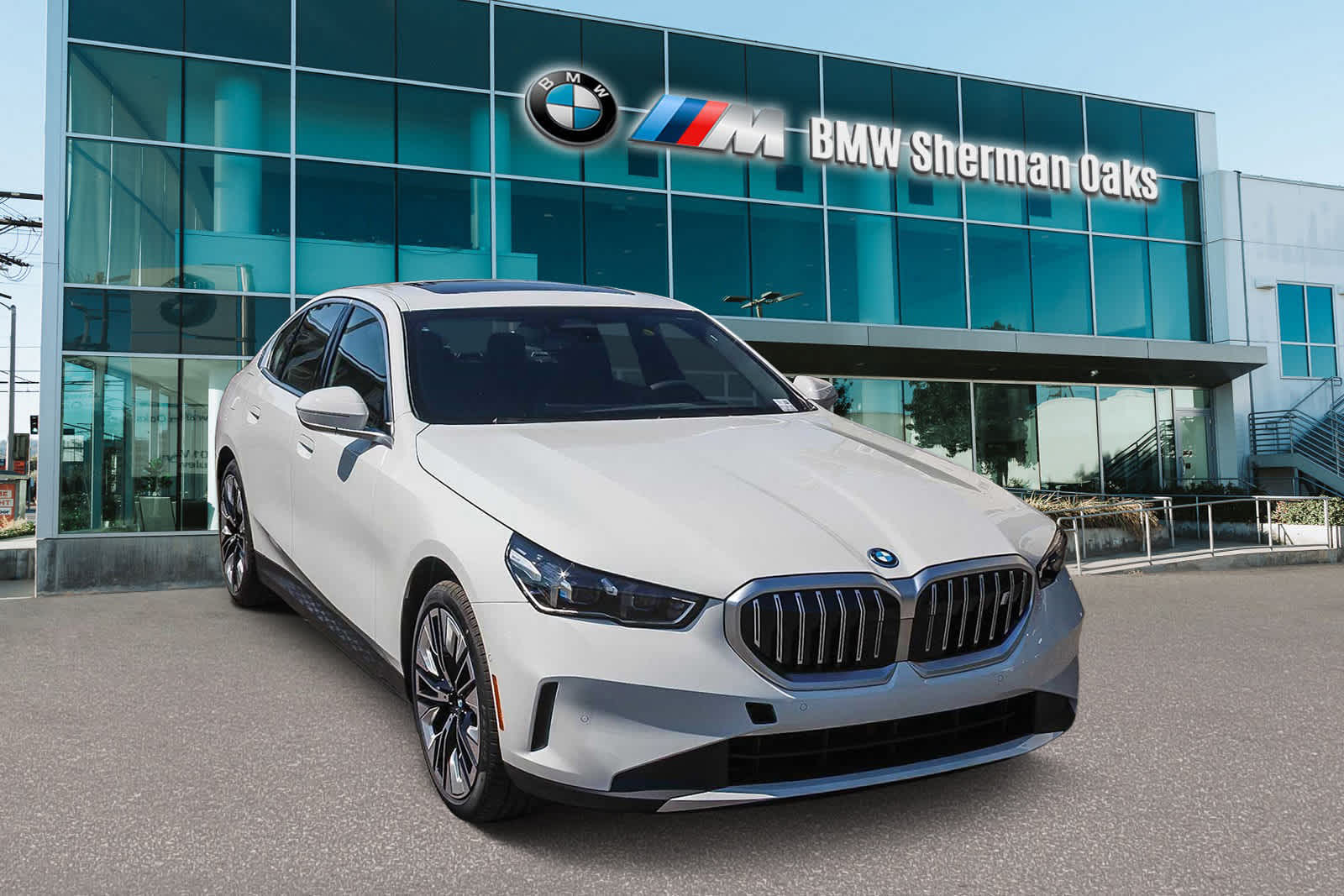 Thumbnail: 2026 BMW i5 - 3