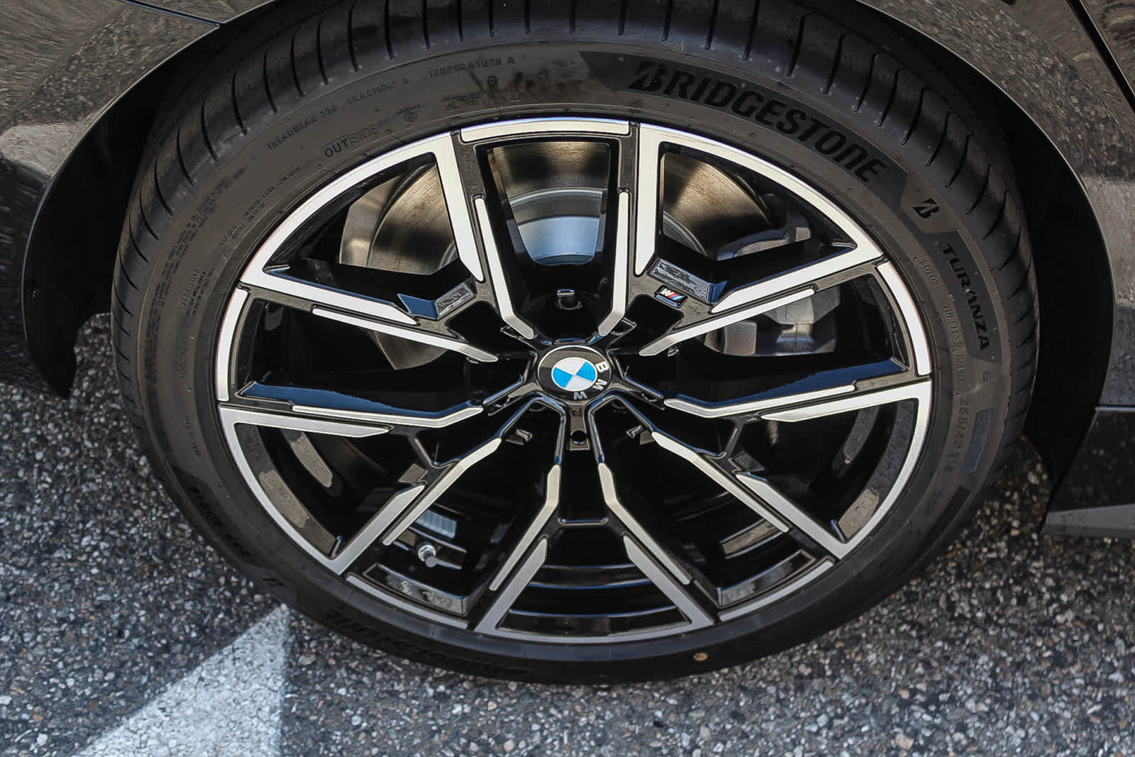 Thumbnail: 2025 BMW i4 - 8