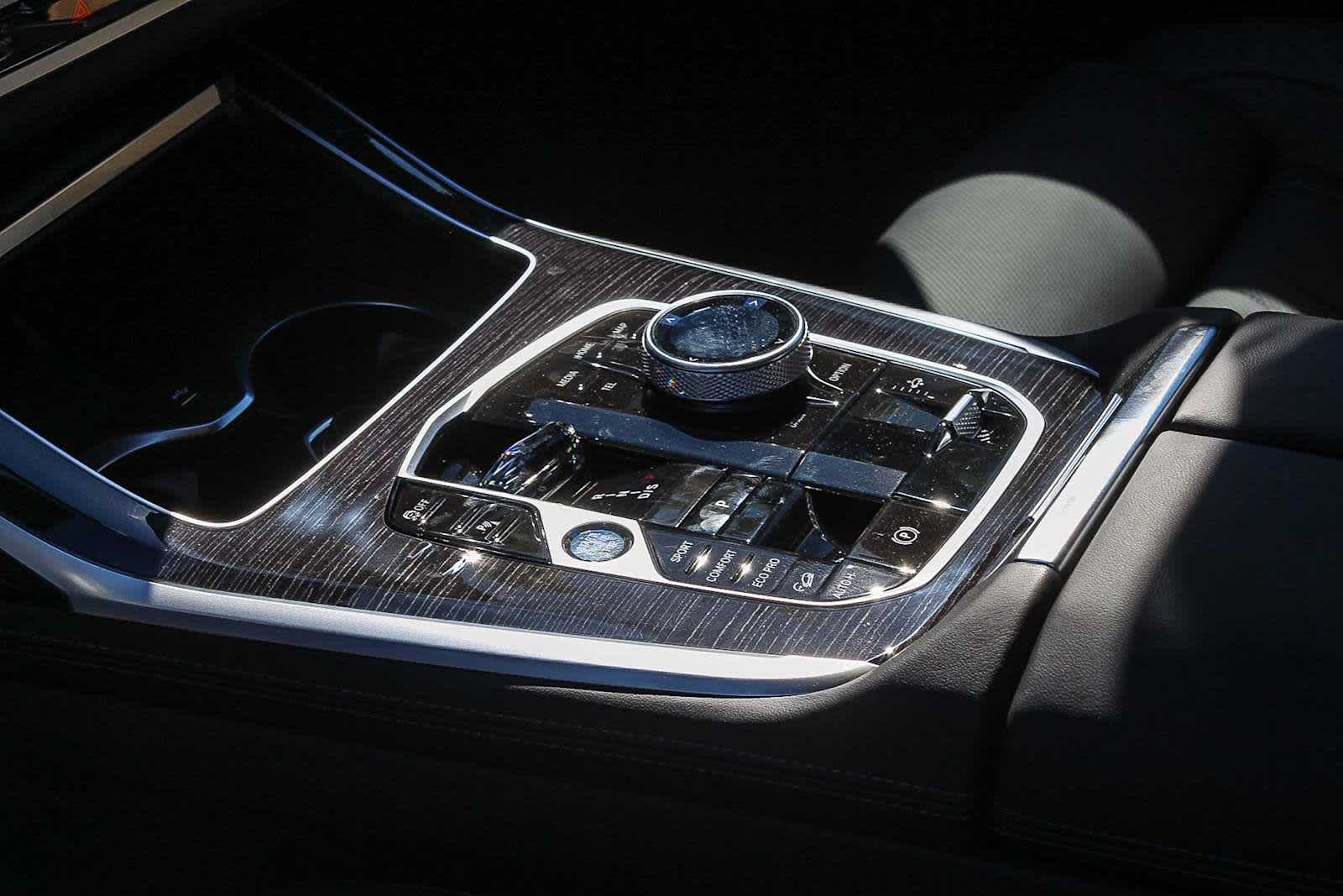 Thumbnail: 2026 BMW X7 - 19