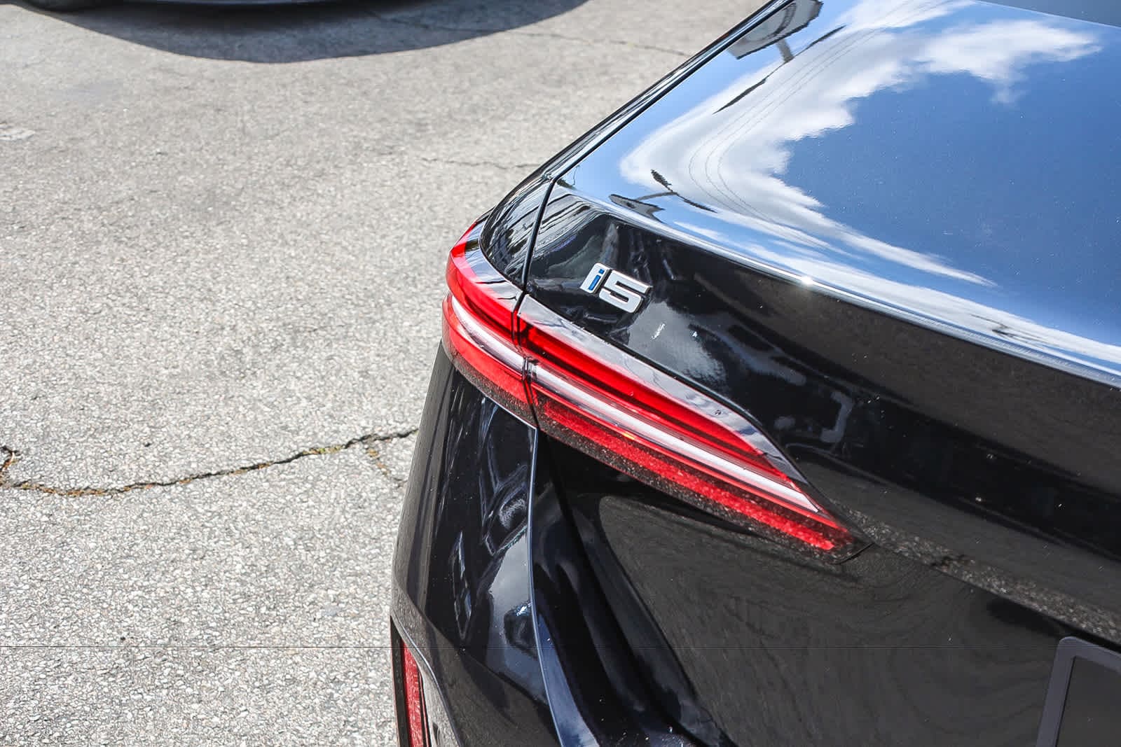Thumbnail: 2026 BMW i5 - 7