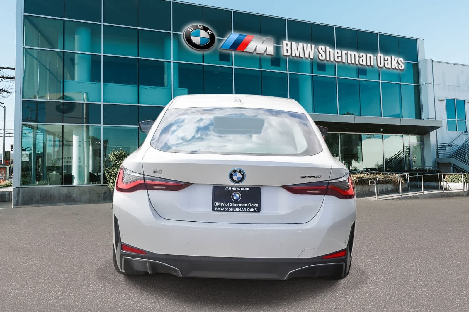 2023 BMW i4 eDrive35 photo 4