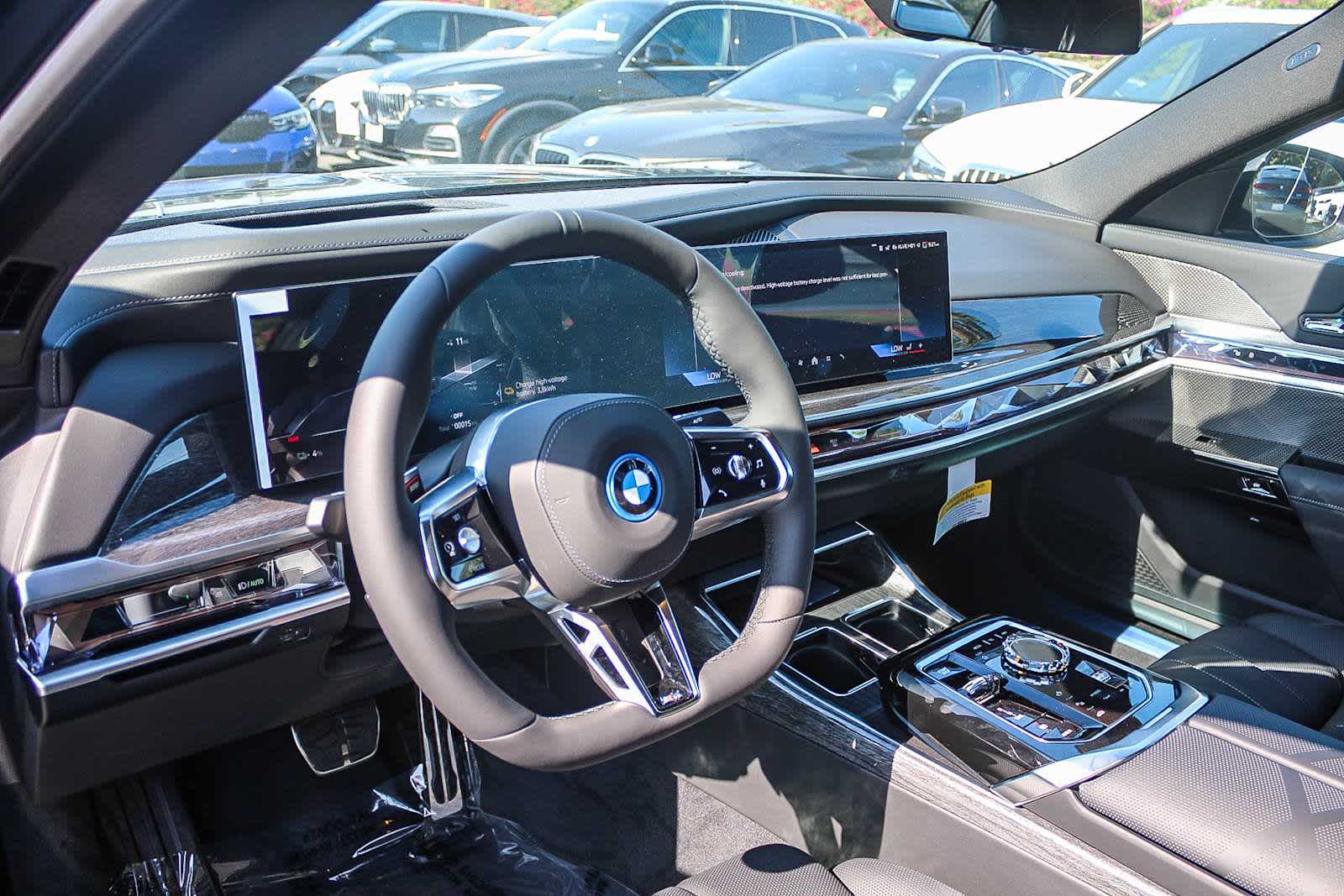 Thumbnail: 2025 BMW i7 - 17