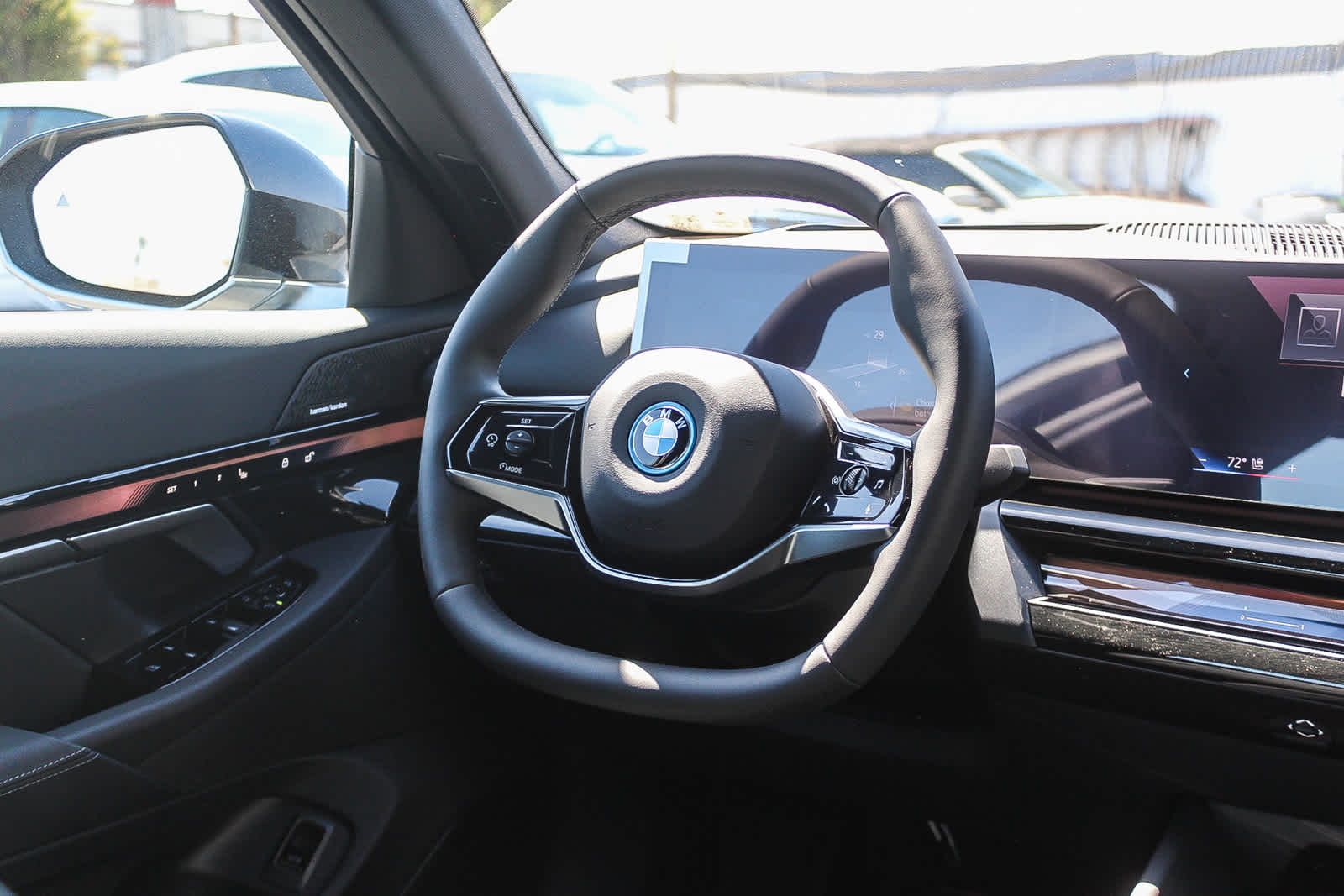 Thumbnail: 2026 BMW i5 - 15
