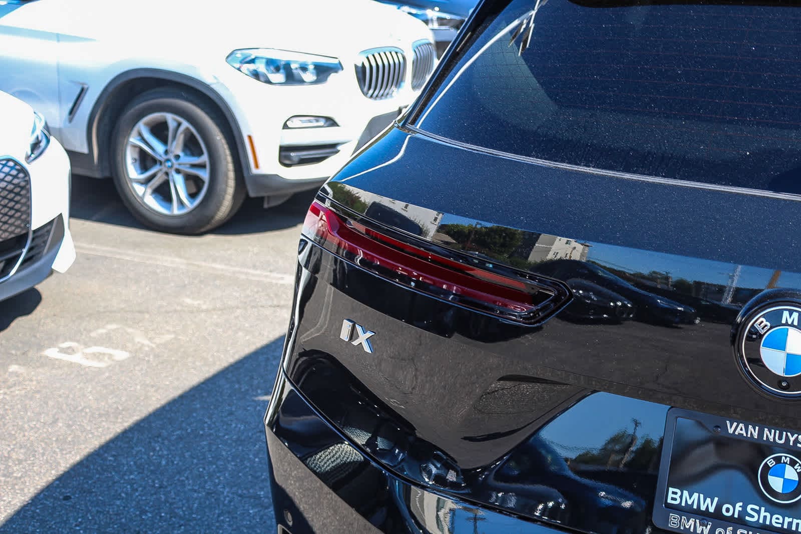 Thumbnail: 2026 BMW iX - 7