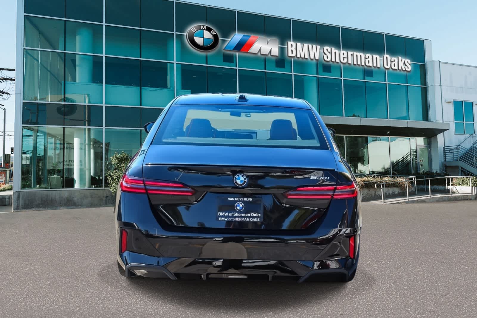 Thumbnail: 2026 BMW 5 Series - 5