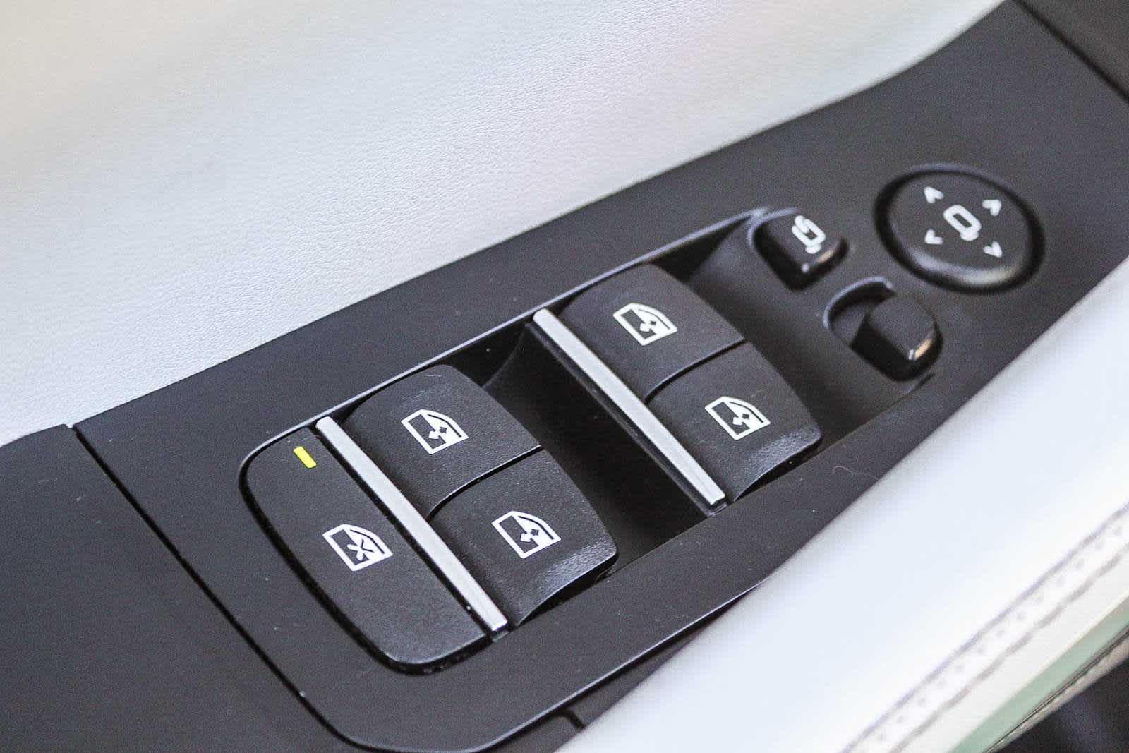 Thumbnail: 2024 BMW X6 - 20