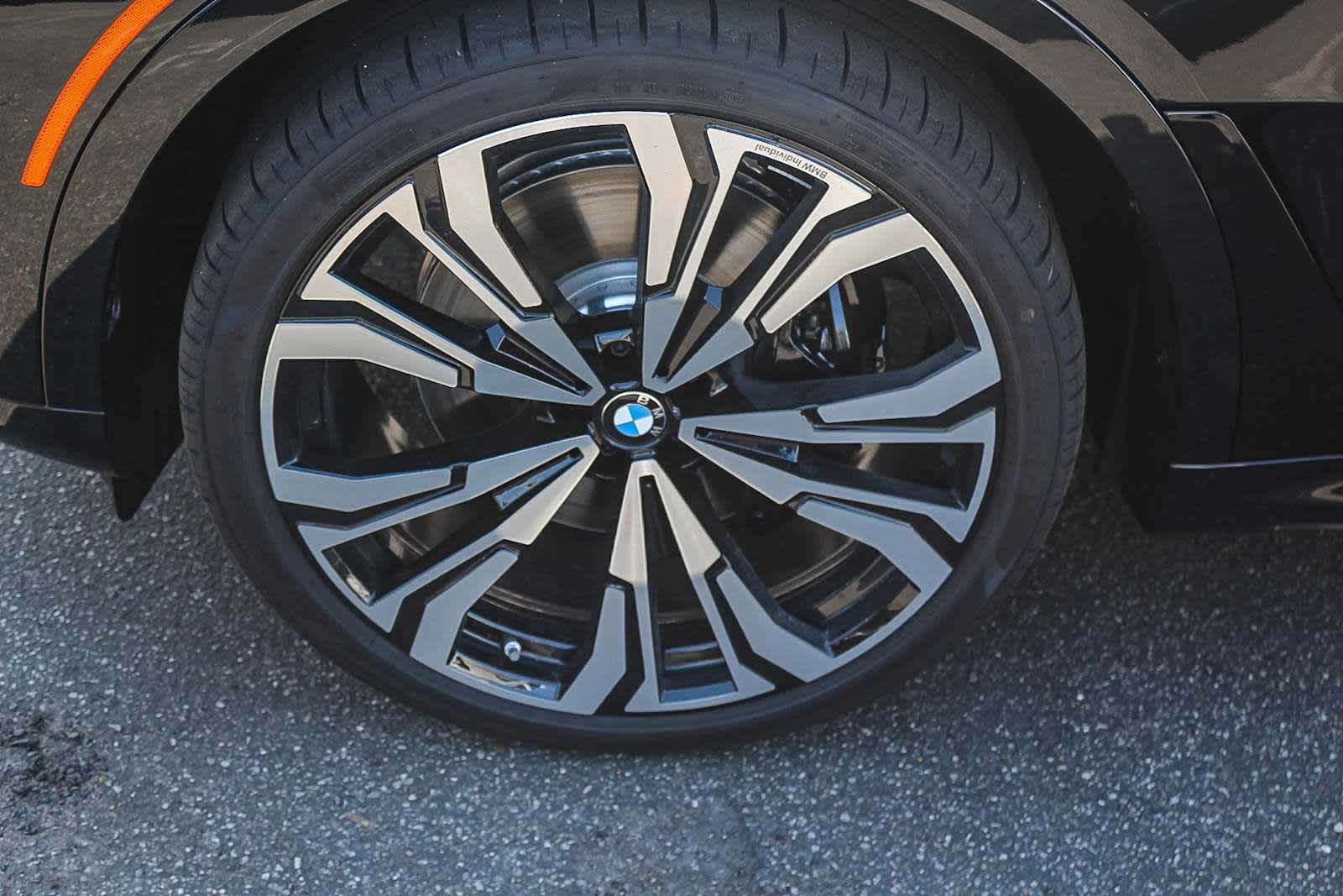 Thumbnail: 2026 BMW X7 - 9