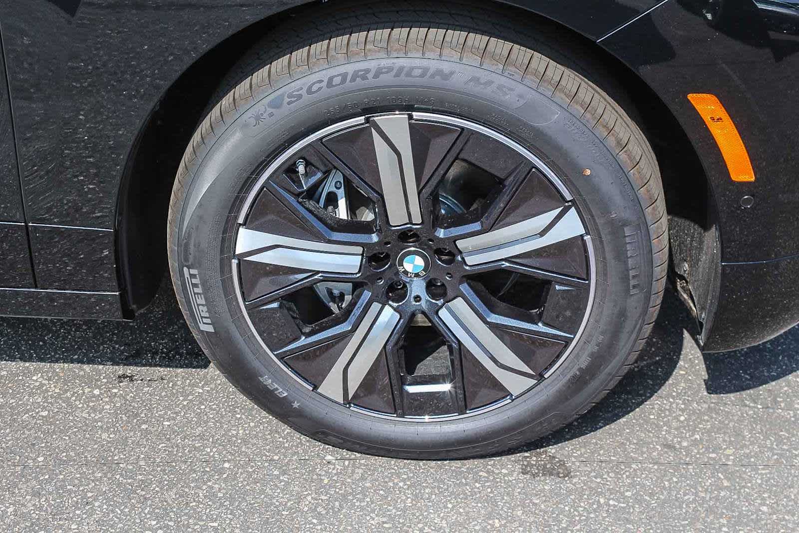 Thumbnail: 2026 BMW iX - 9