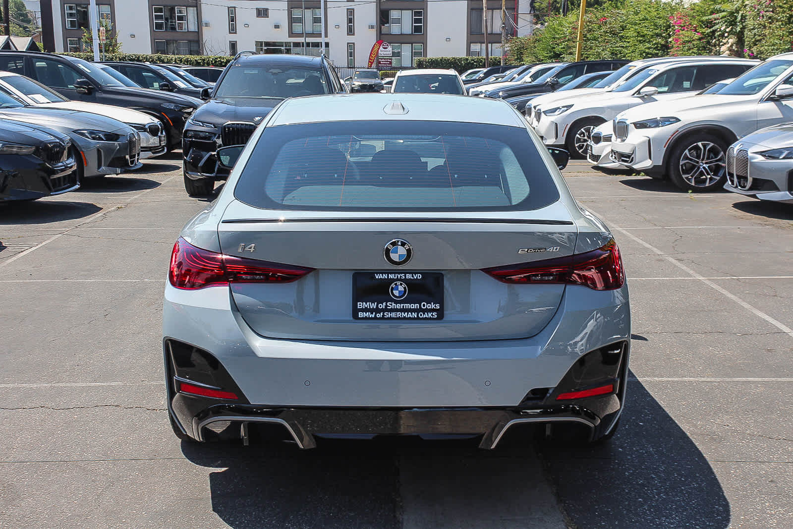 Thumbnail: 2026 BMW i4 - 6