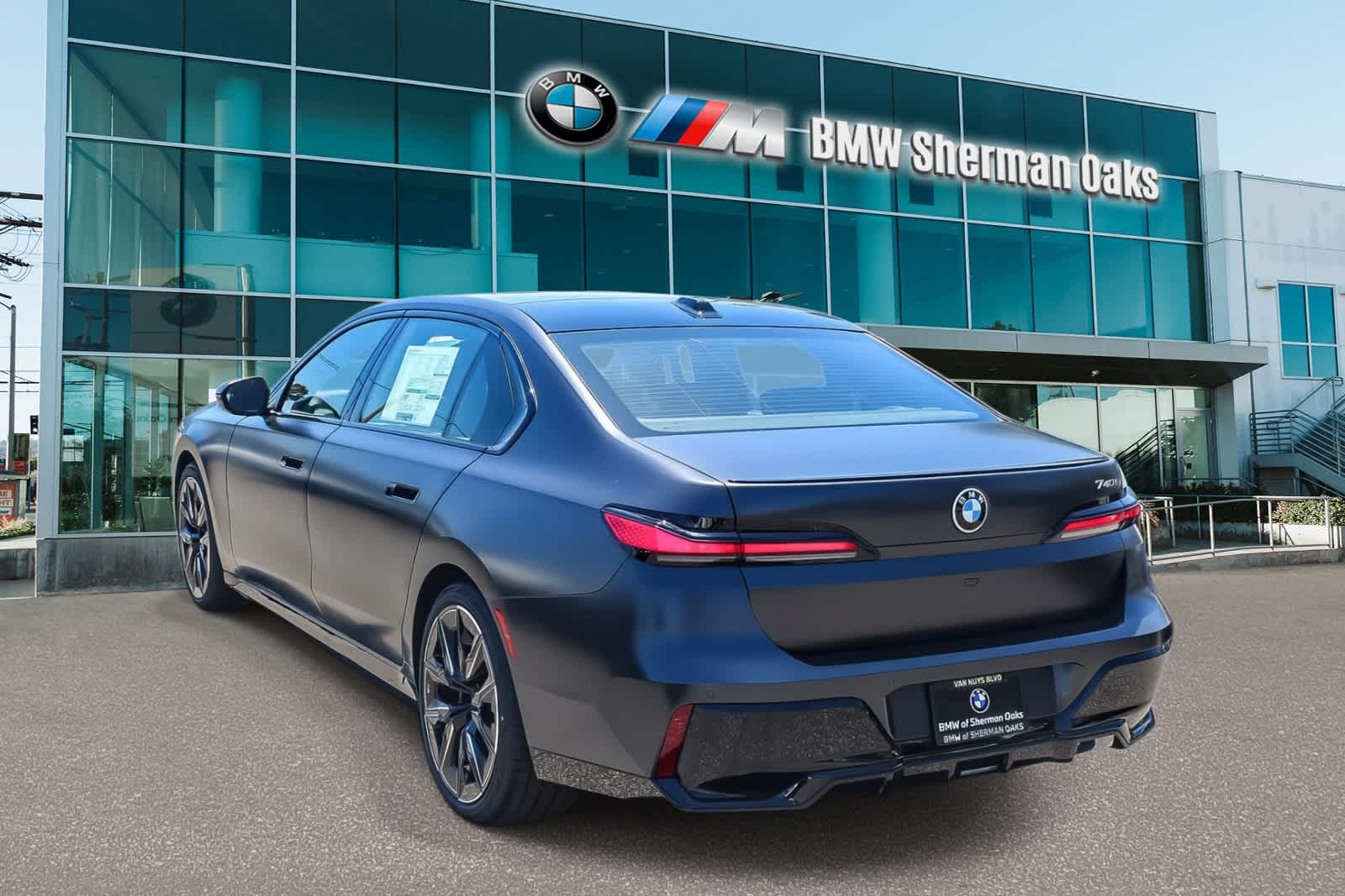 Thumbnail: 2026 BMW 7 Series - 6