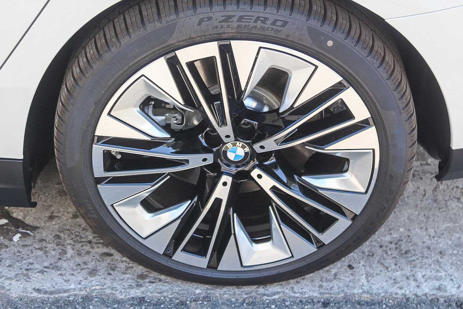 Thumbnail: 2026 BMW i5 - 8