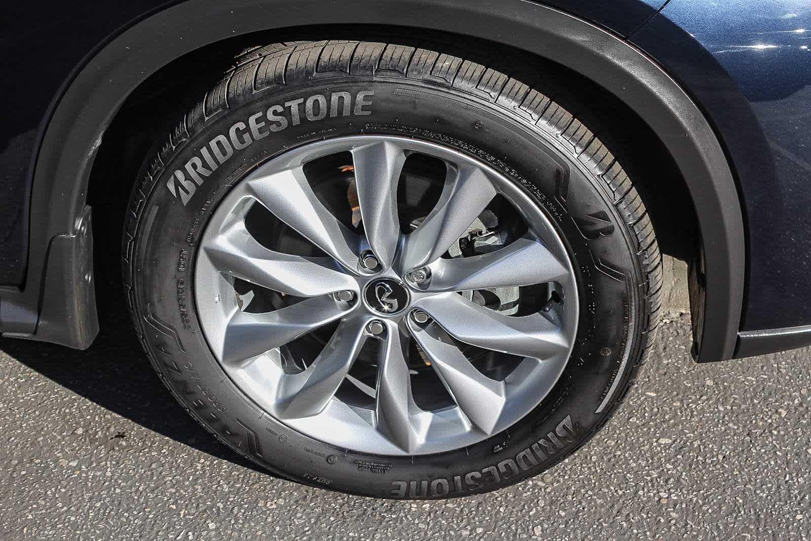 Thumbnail: 2019 INFINITI QX50 - 9