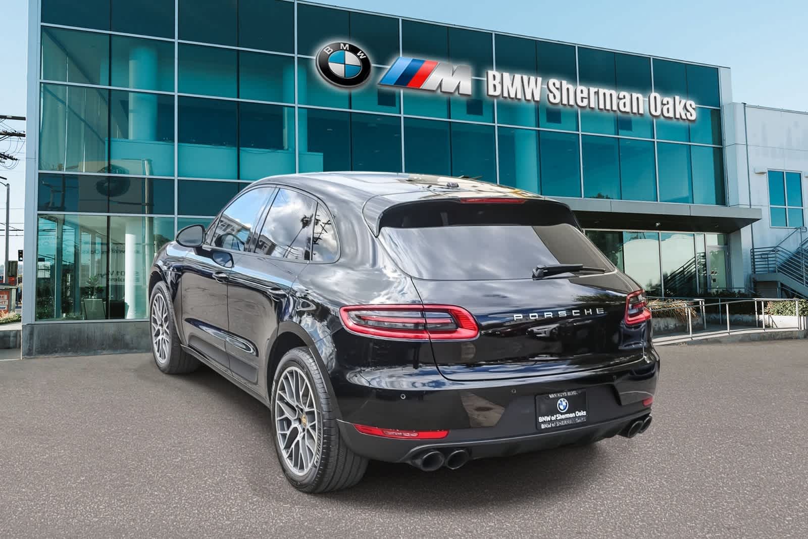 2018 Porsche Macan Sport Edition photo 5