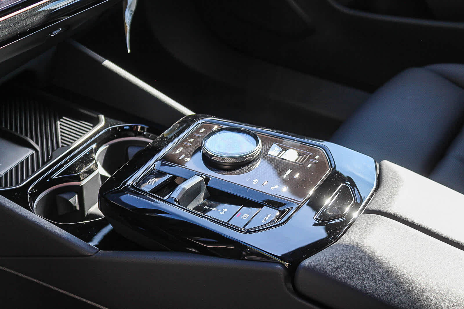 Thumbnail: 2026 BMW i5 - 19