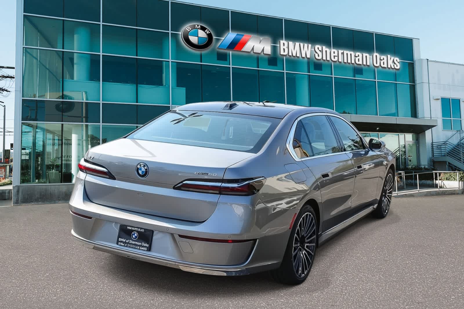 Thumbnail: 2026 BMW i7 - 4