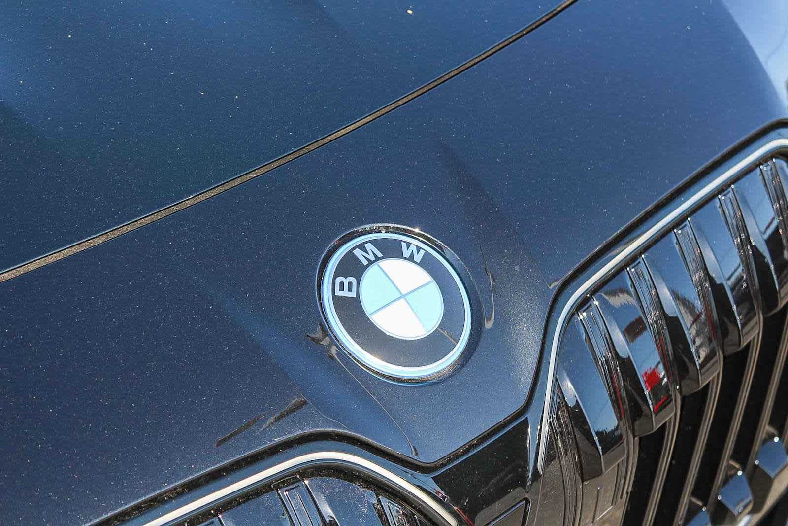 Thumbnail: 2026 BMW i7 - 8