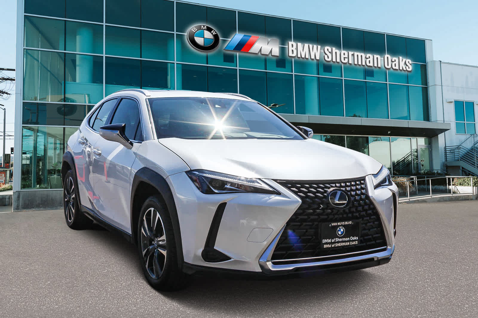 Thumbnail: 2020 Lexus UX - 6