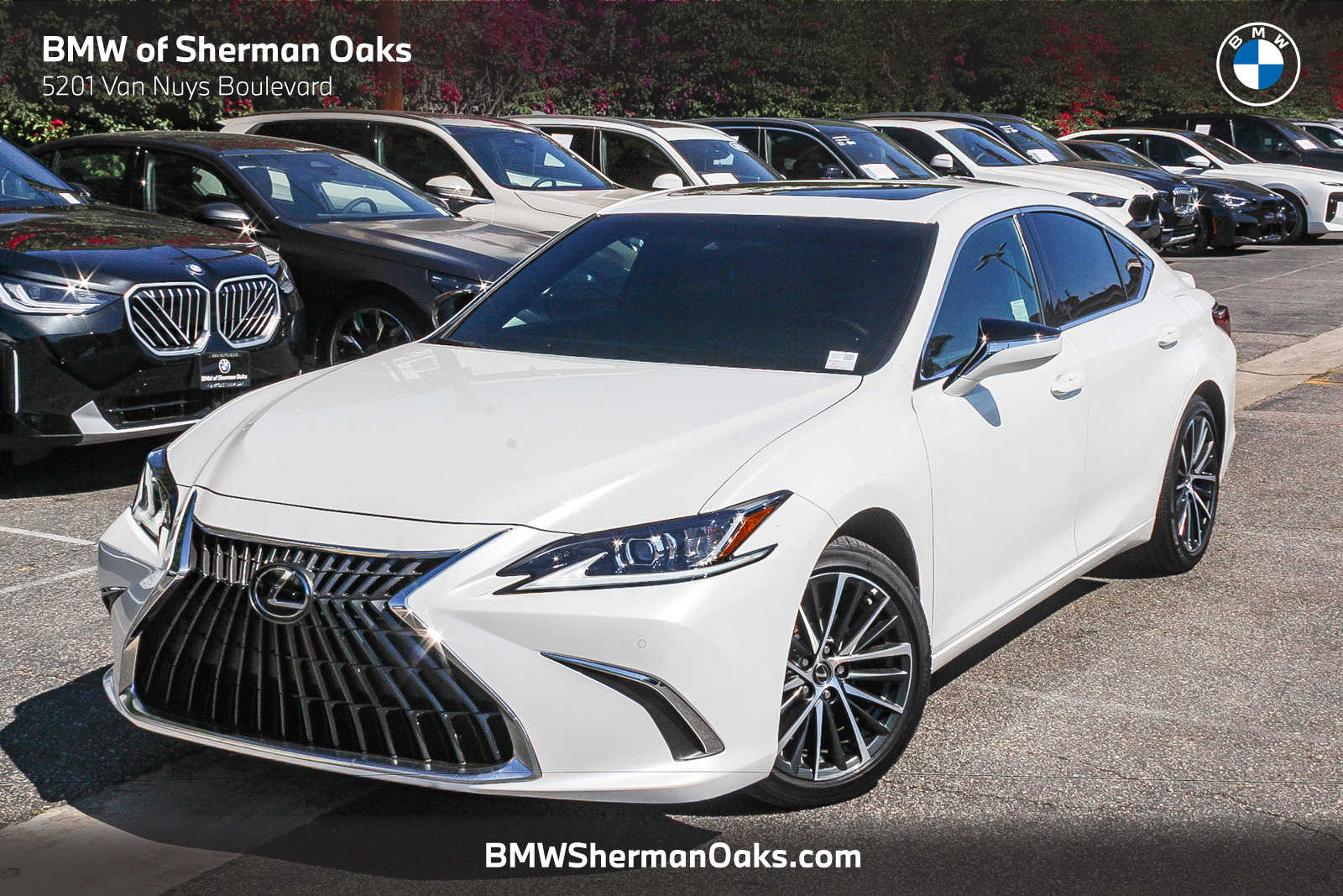 2025 Lexus ES 300h Base