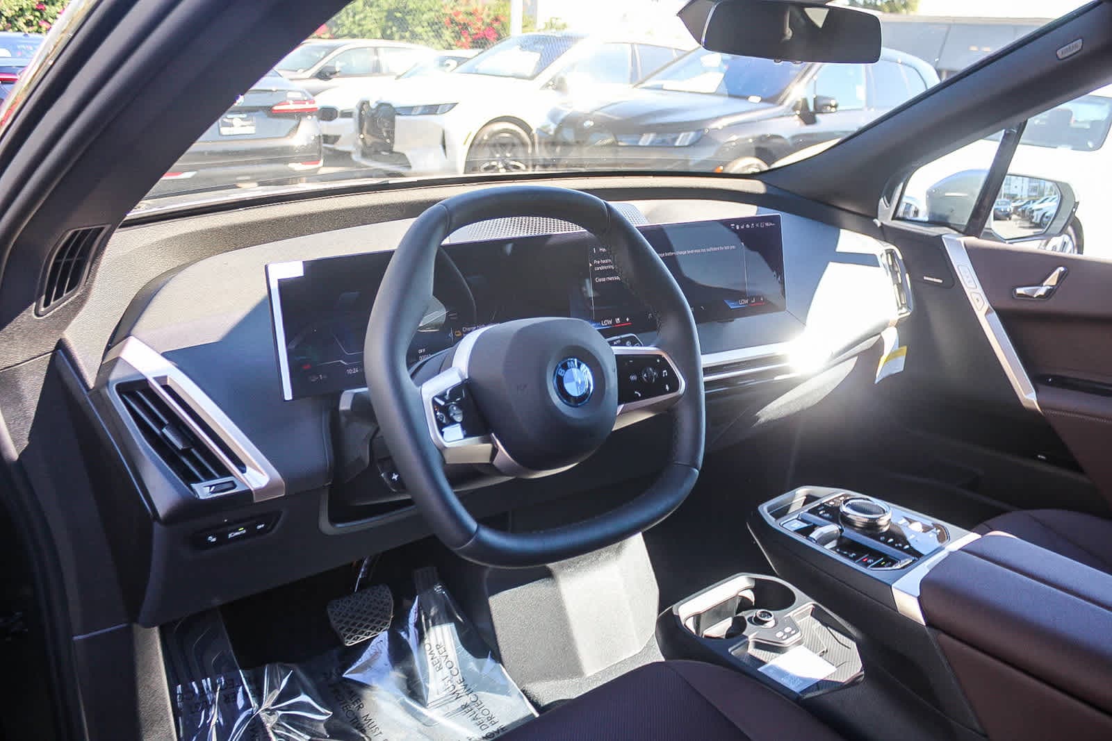 Thumbnail: 2026 BMW iX - 17