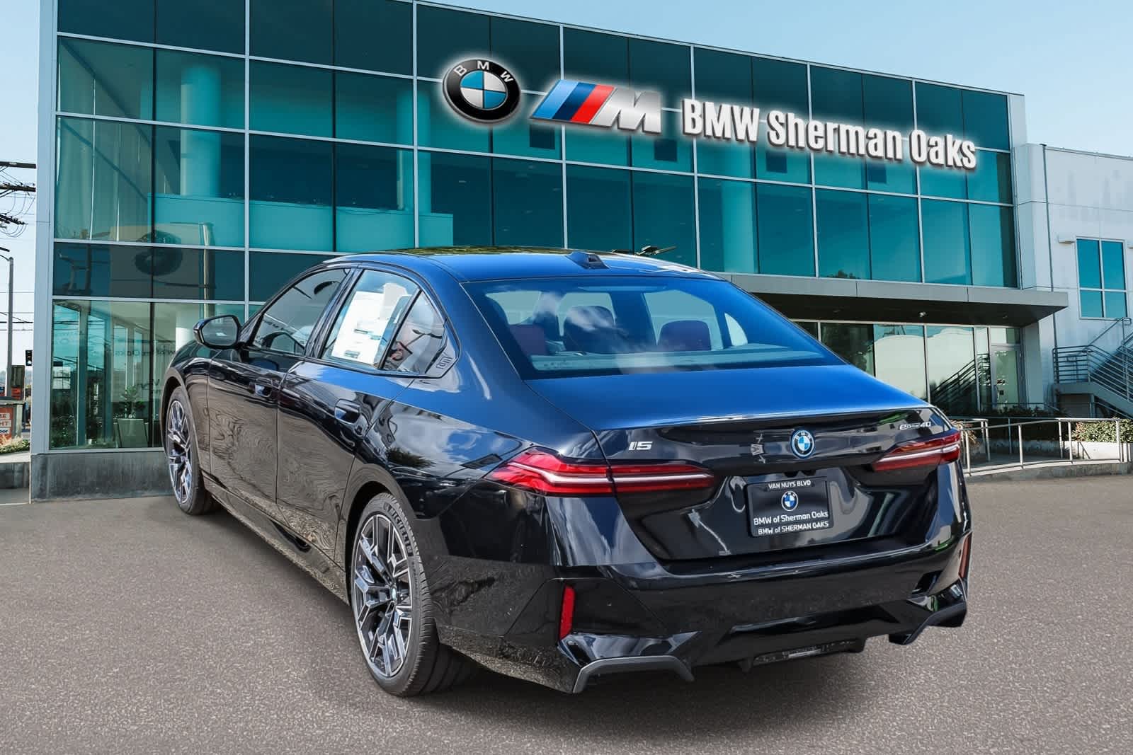 Thumbnail: 2026 BMW i5 - 6