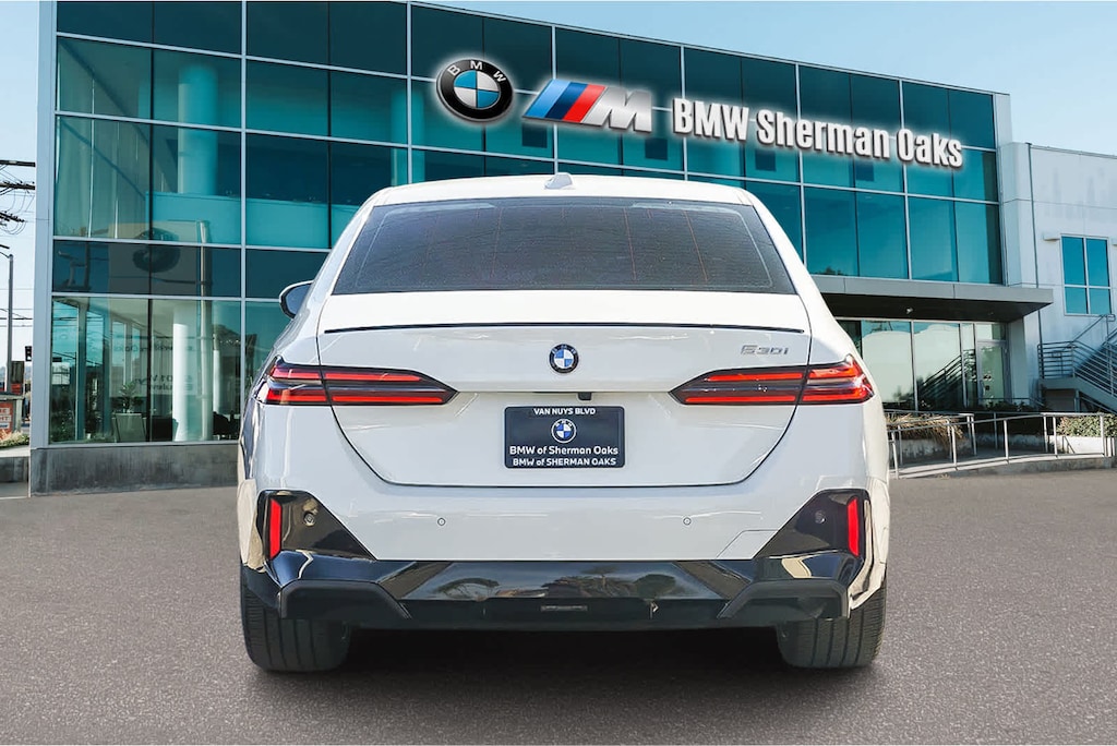 Used 2025 BMW 530i Sedan