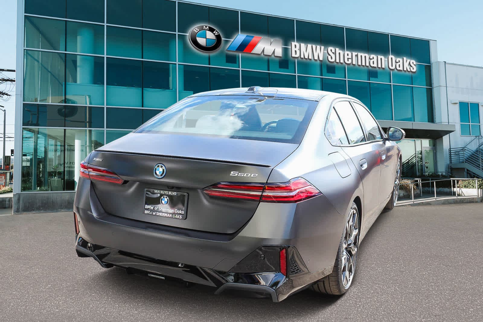 Thumbnail: 2026 BMW 5 Series - 4