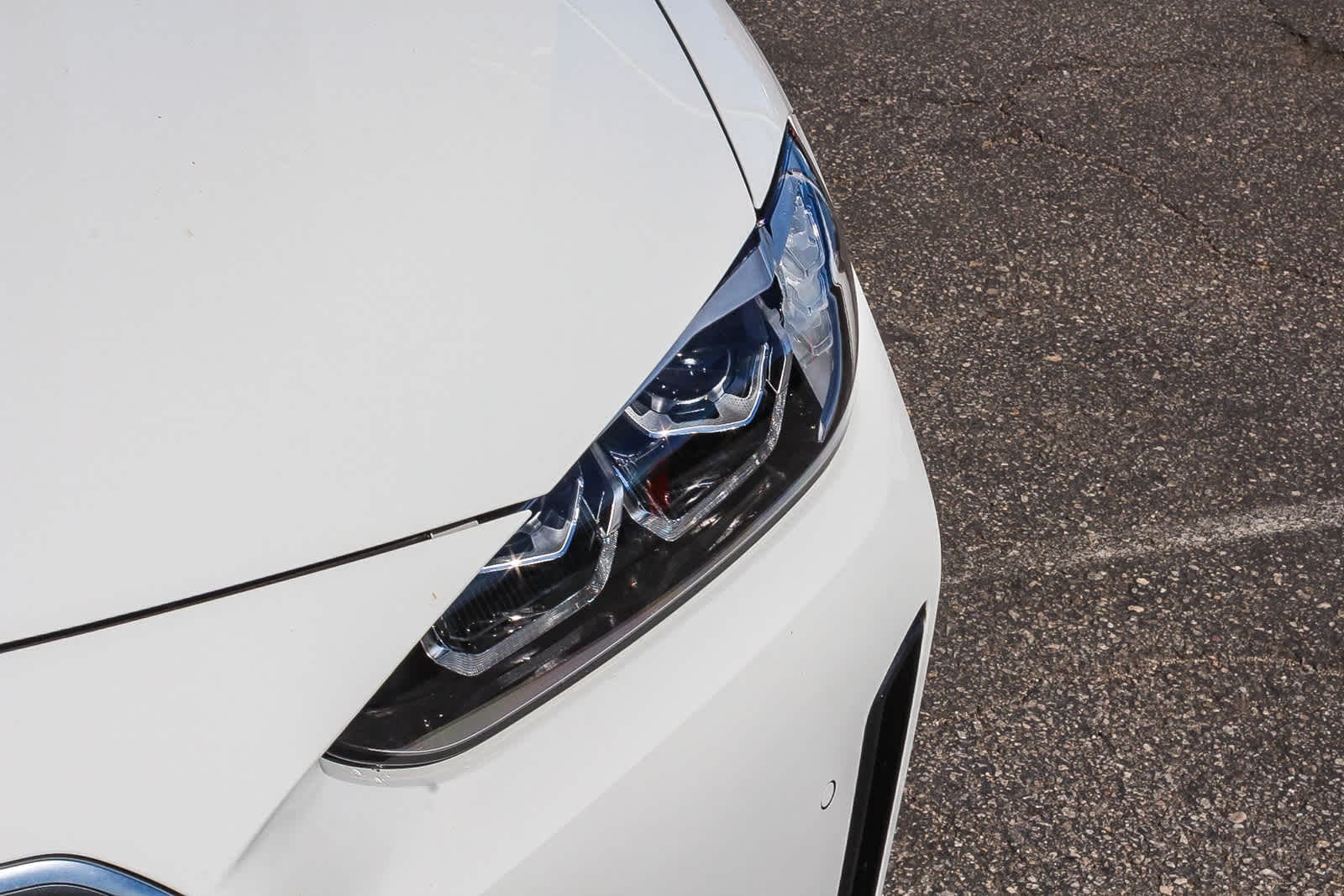 Thumbnail: 2023 BMW i4 - 10