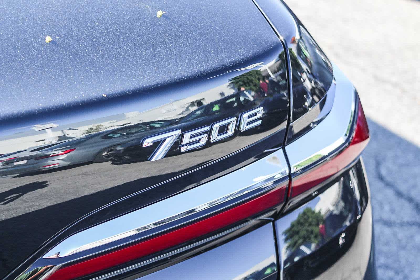 Thumbnail: 2026 BMW 7 Series - 25