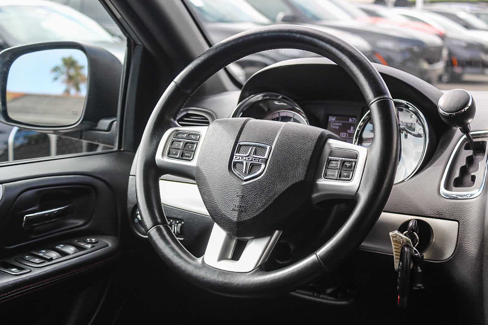 Thumbnail: 2019 Dodge Grand Caravan - 15