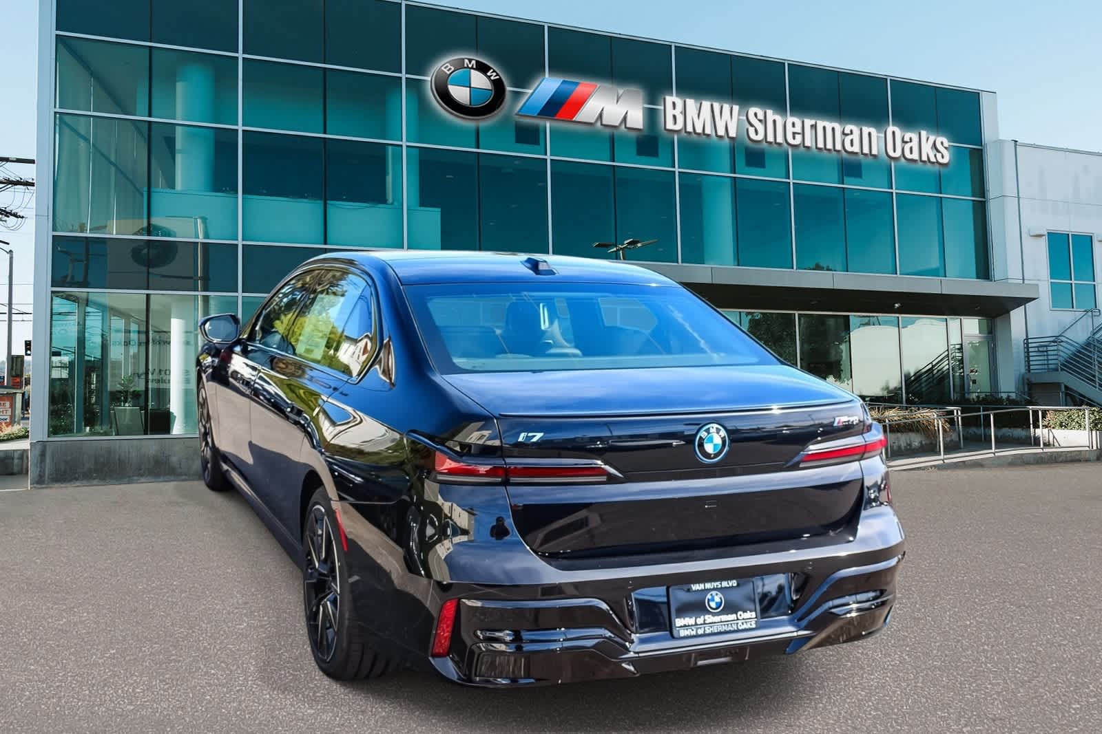 Thumbnail: 2026 BMW i7 - 6