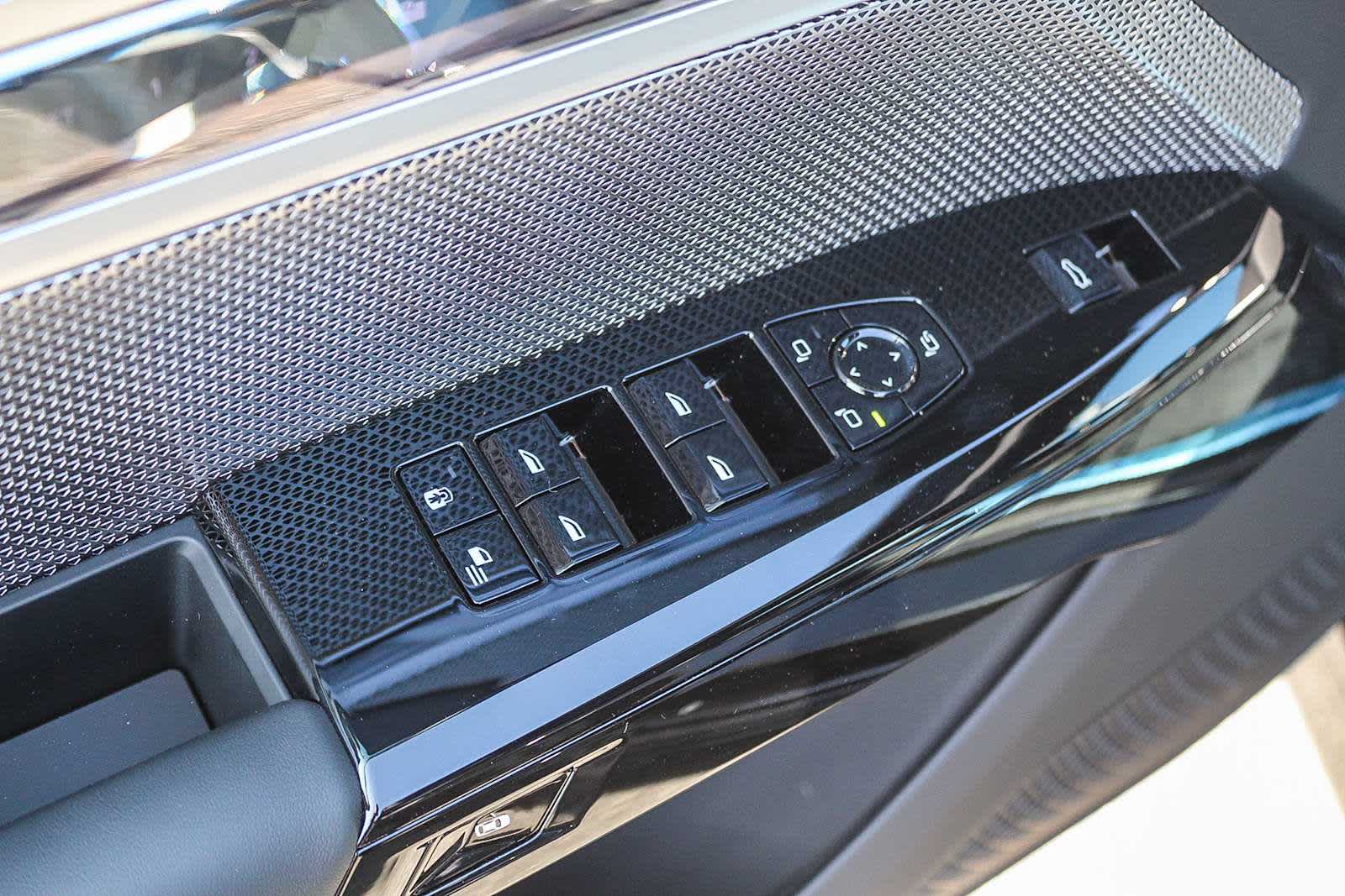 Thumbnail: 2025 BMW i7 - 20