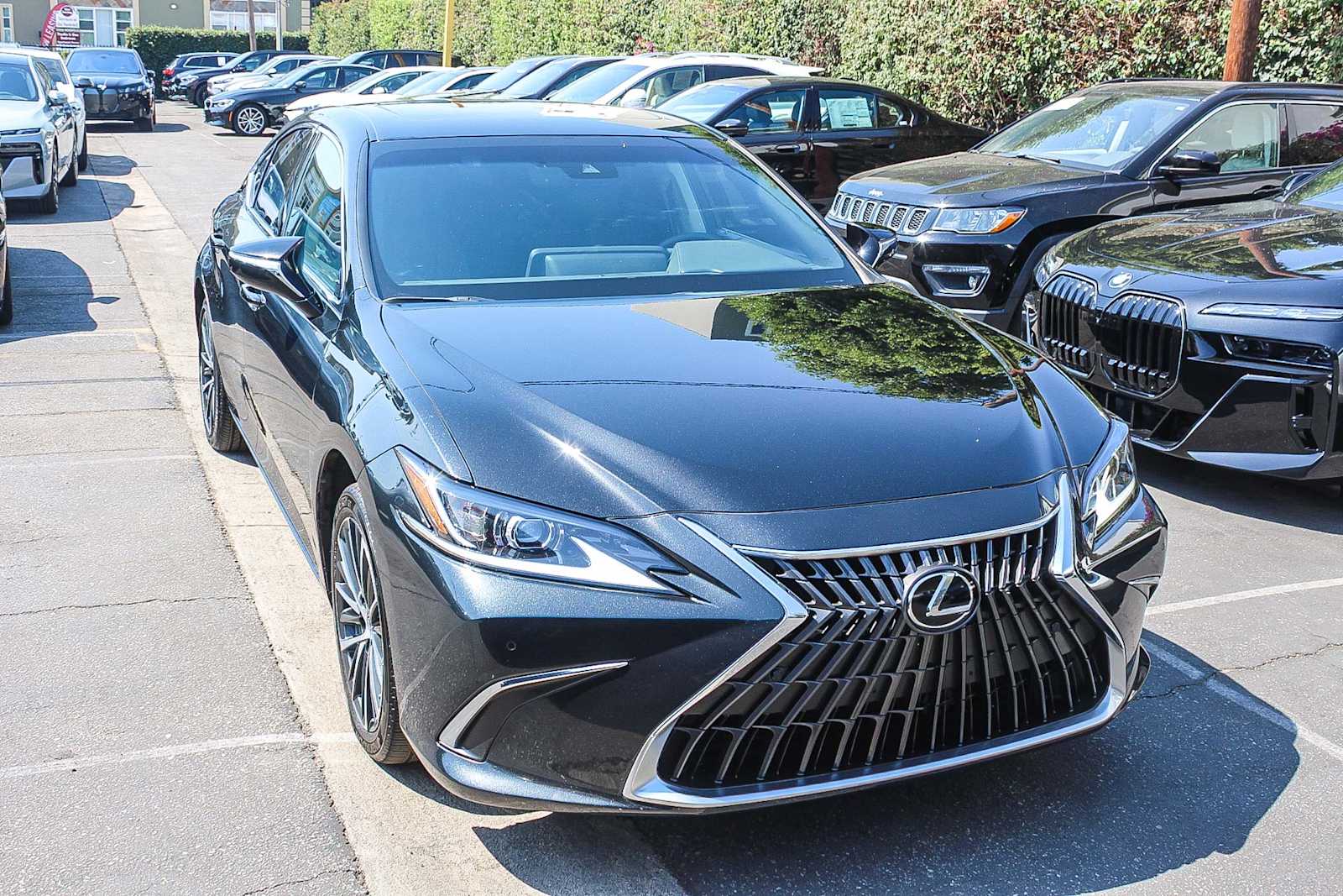 Thumbnail: 2023 Lexus ES - 3