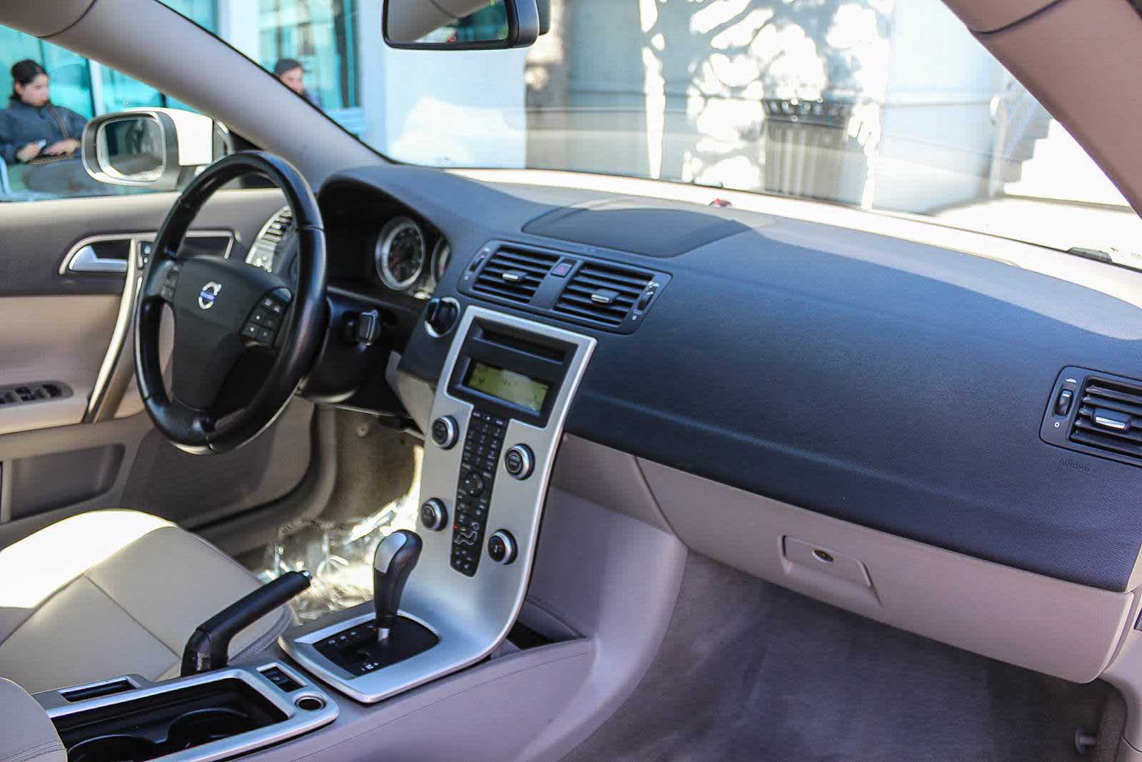 Thumbnail: 2013 Volvo C70 - 14