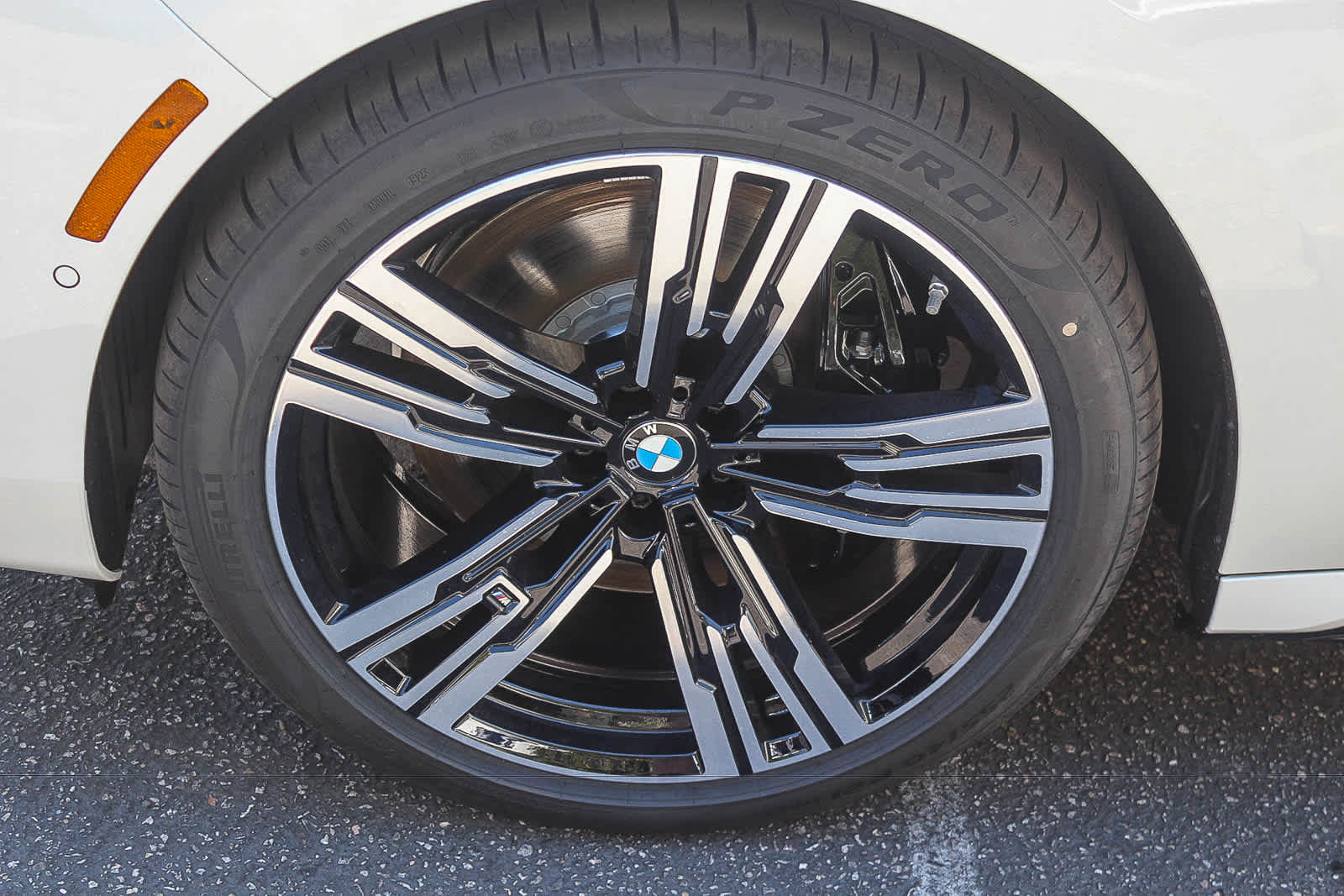 Thumbnail: 2026 BMW i7 - 9
