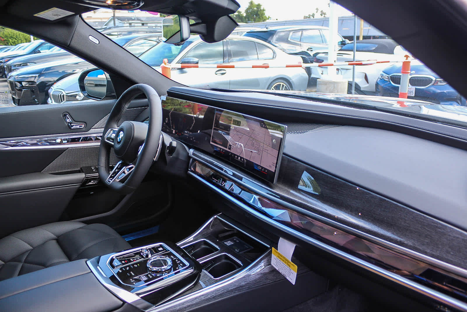 Thumbnail: 2026 BMW 7 Series - 16