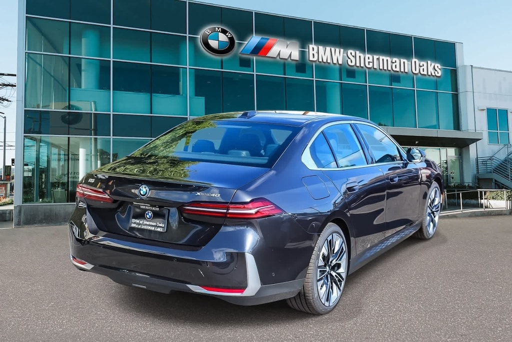 New 2026 BMW i5 xDrive40 Sedan
