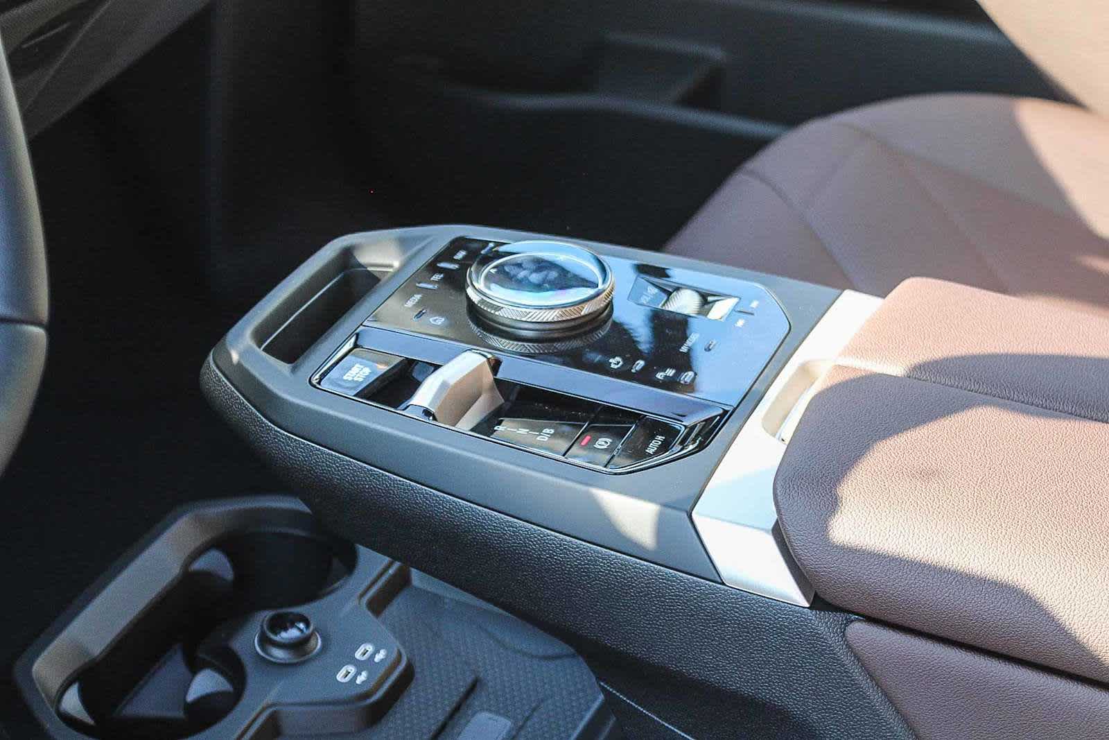 Thumbnail: 2026 BMW iX - 19