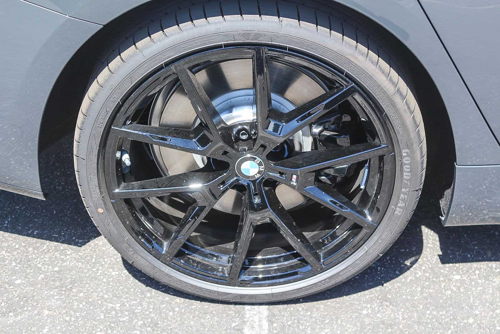 Thumbnail: 2026 BMW 8 Series - 8