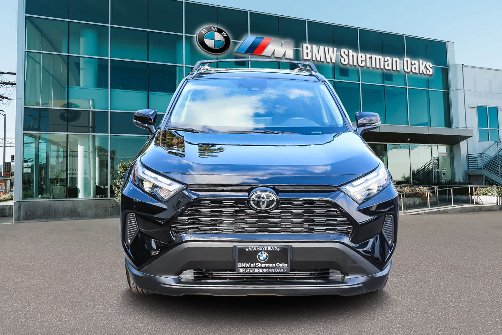 2024 Toyota RAV4 XLE photo 2