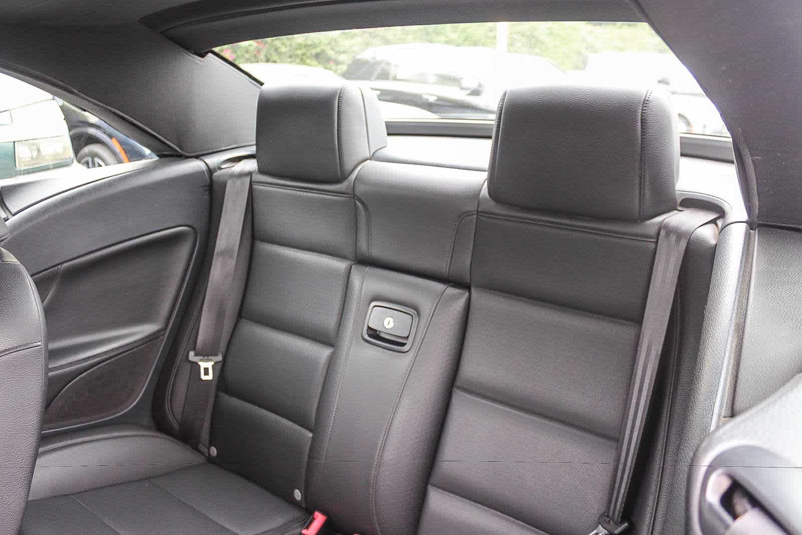 Thumbnail: 2013 Volkswagen Eos - 24