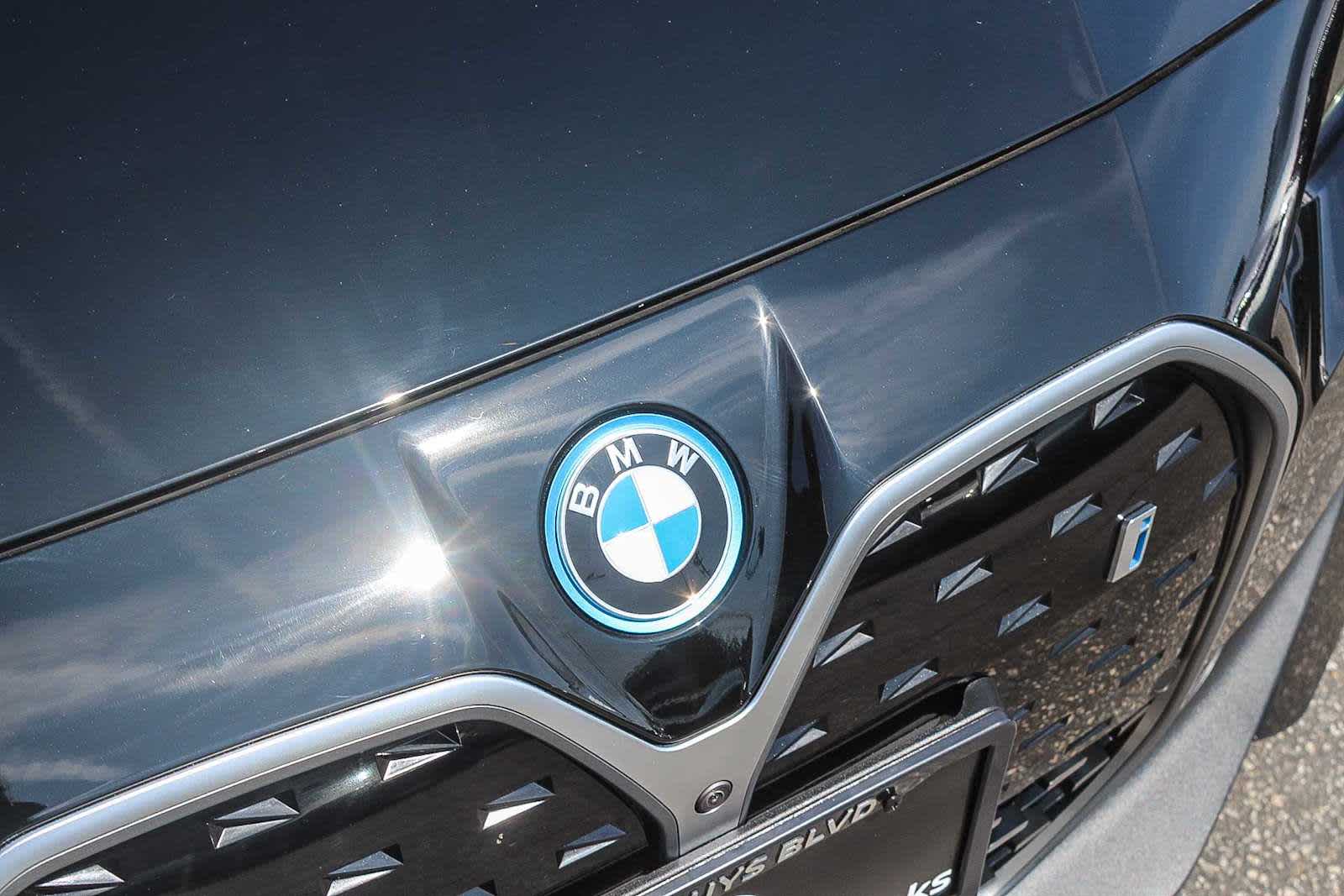 Thumbnail: 2023 BMW i4 - 11